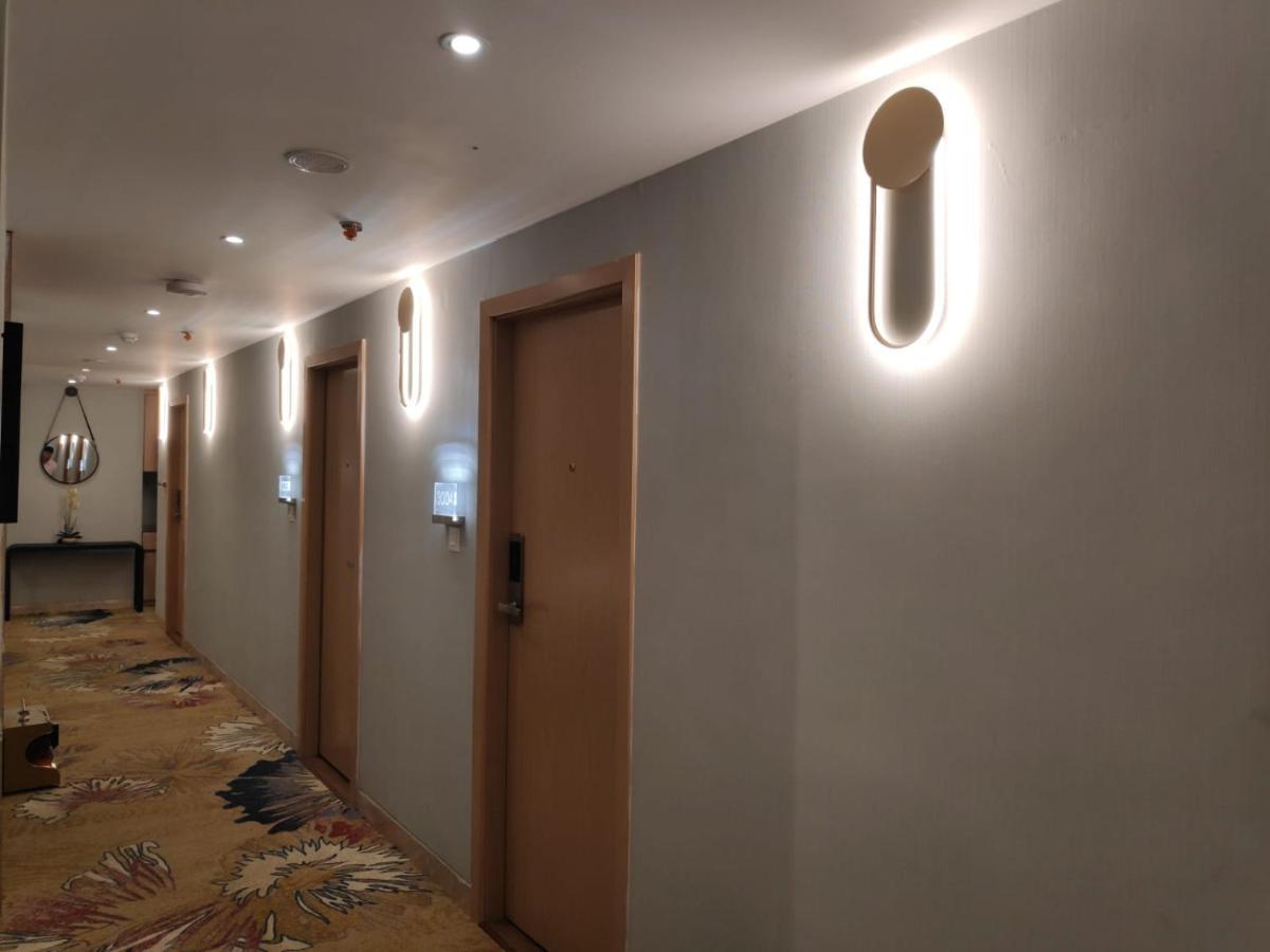 The Bastion Otel Bhopal Dış mekan fotoğraf