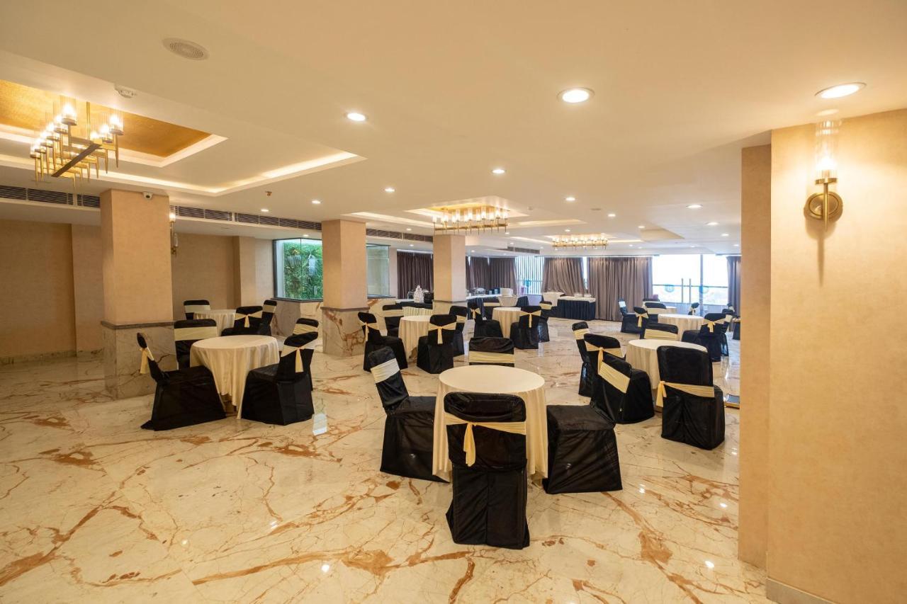 The Bastion Otel Bhopal Dış mekan fotoğraf