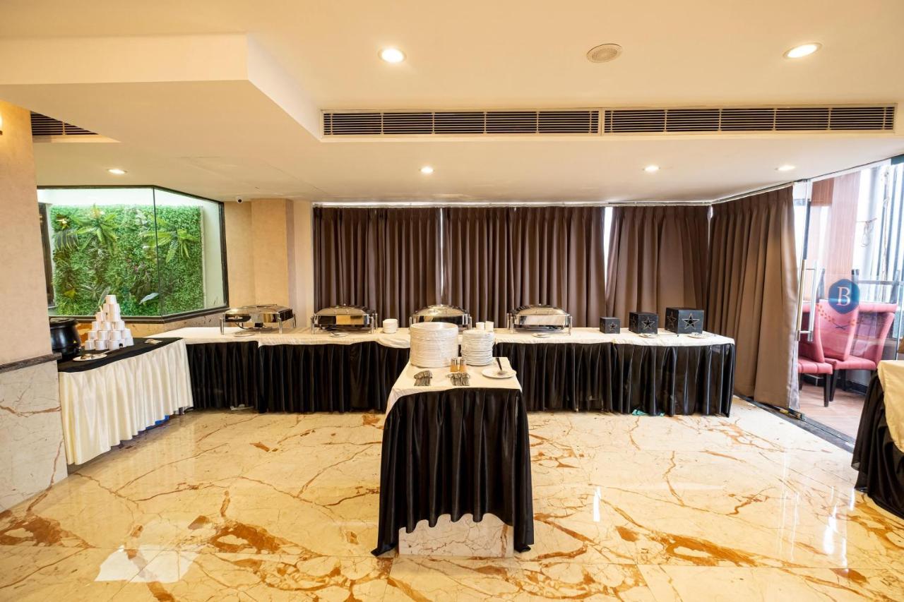 The Bastion Otel Bhopal Dış mekan fotoğraf
