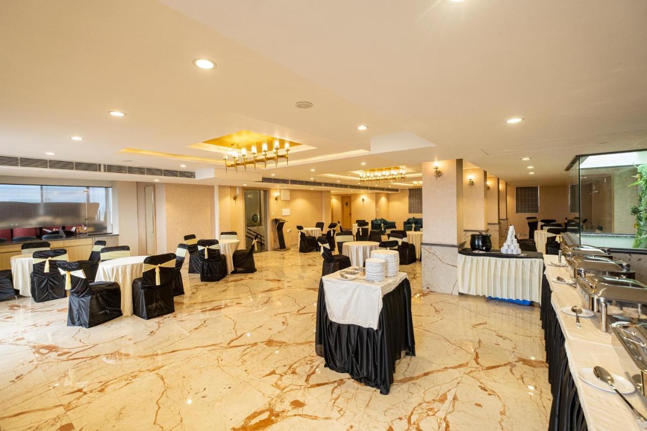 The Bastion Otel Bhopal Dış mekan fotoğraf