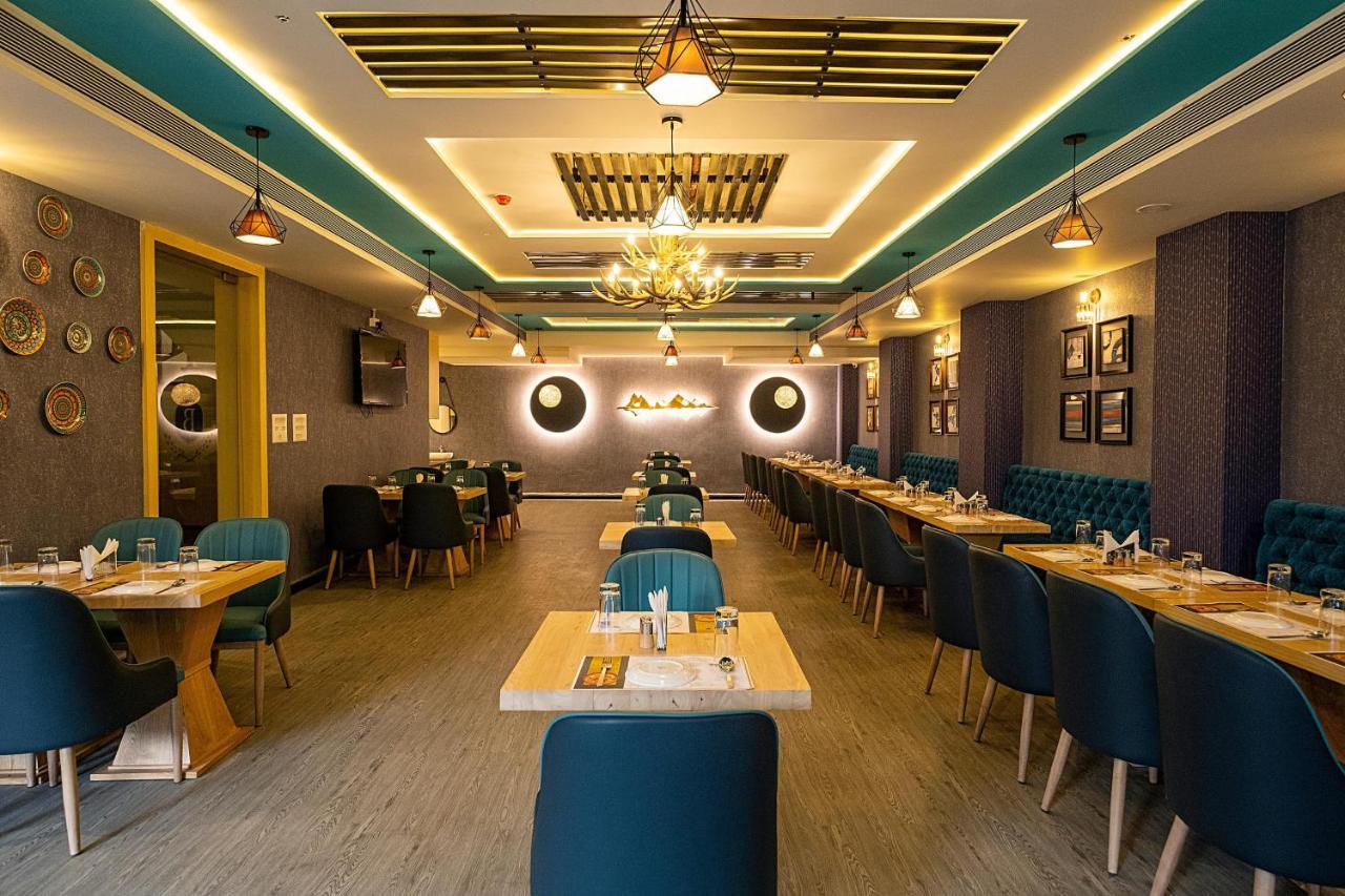 The Bastion Otel Bhopal Dış mekan fotoğraf