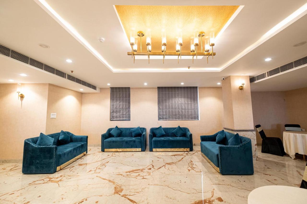 The Bastion Otel Bhopal Dış mekan fotoğraf