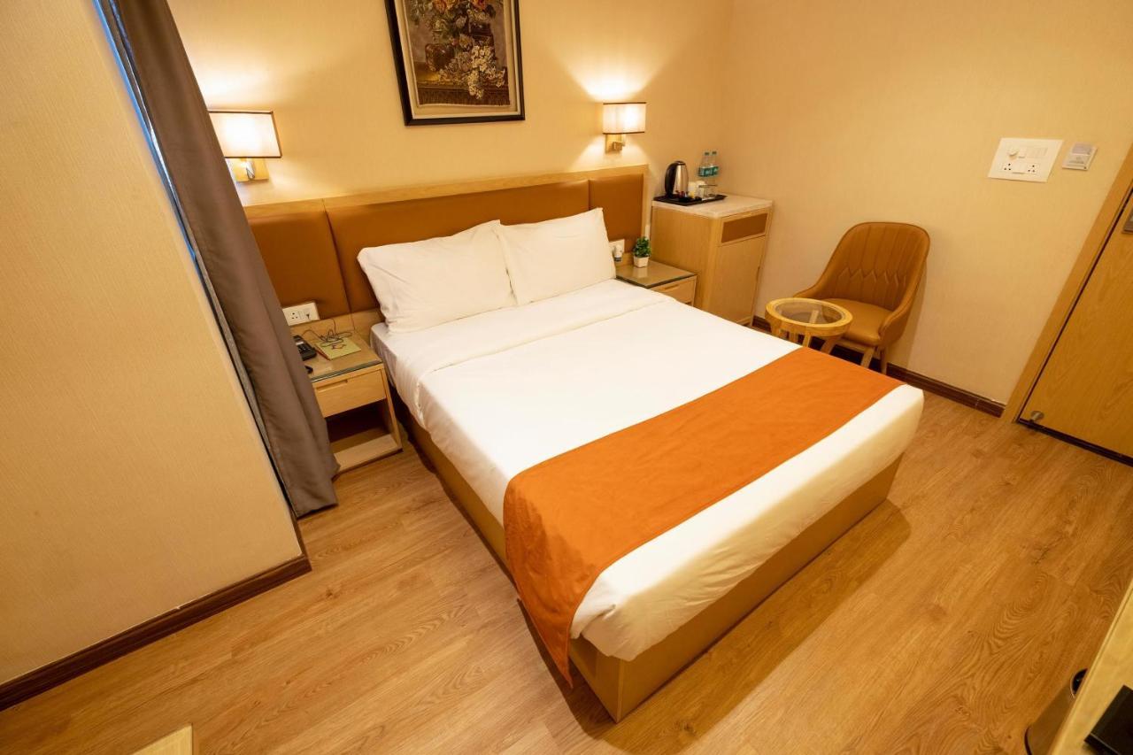 The Bastion Otel Bhopal Dış mekan fotoğraf
