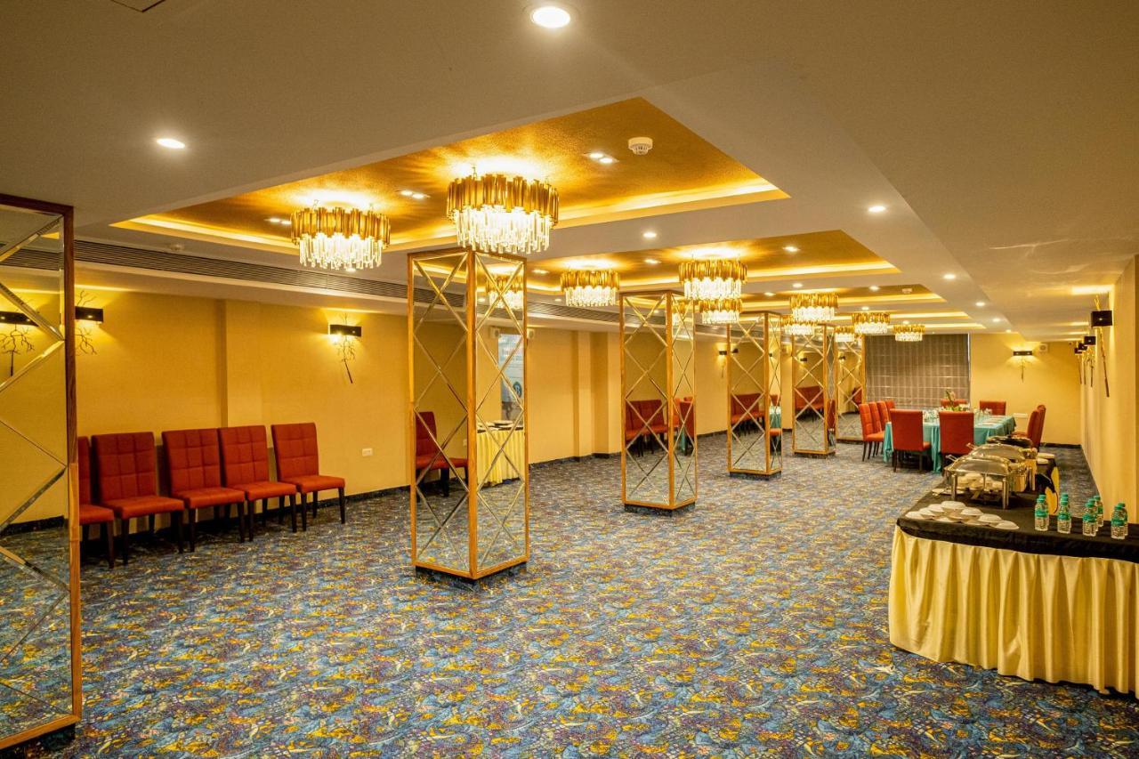 The Bastion Otel Bhopal Dış mekan fotoğraf