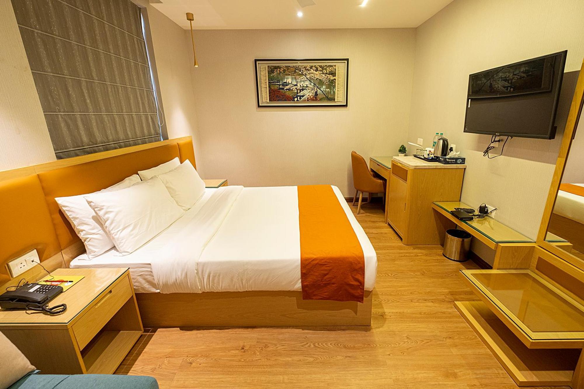 The Bastion Otel Bhopal Dış mekan fotoğraf